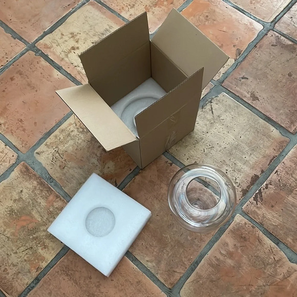 H&M Glass Modernist Decor Vase in Packaging - Picture 3 of 5